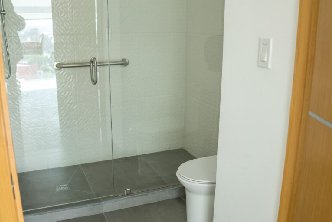 Private bathroom at Body Art Surgical Hospital